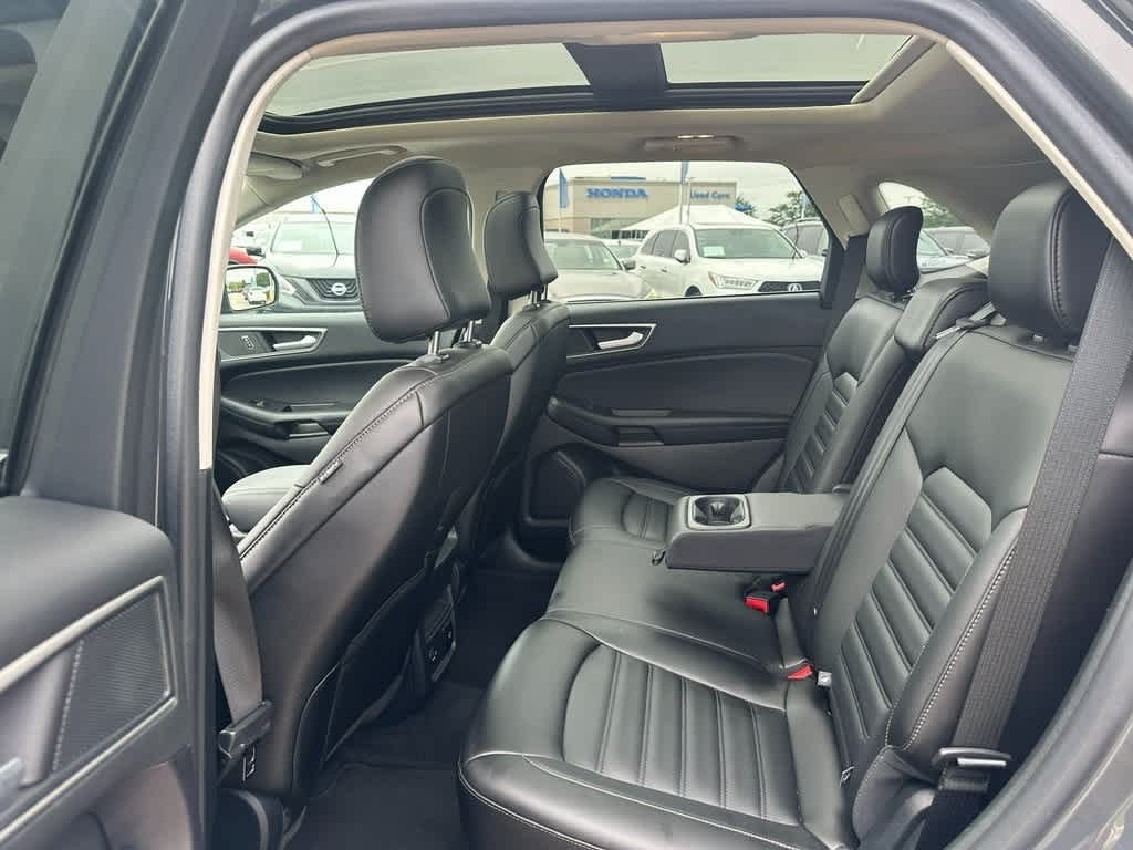 Thumbnail: 2021 Ford Edge - 8