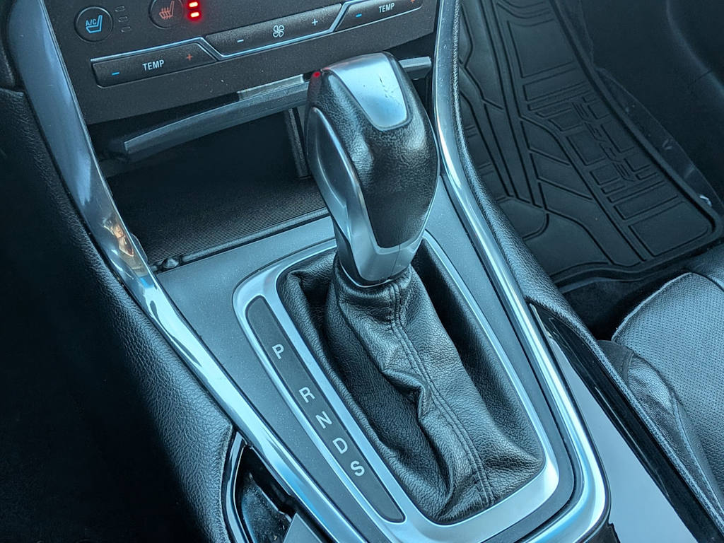 Thumbnail: 2016 Ford Edge - 14