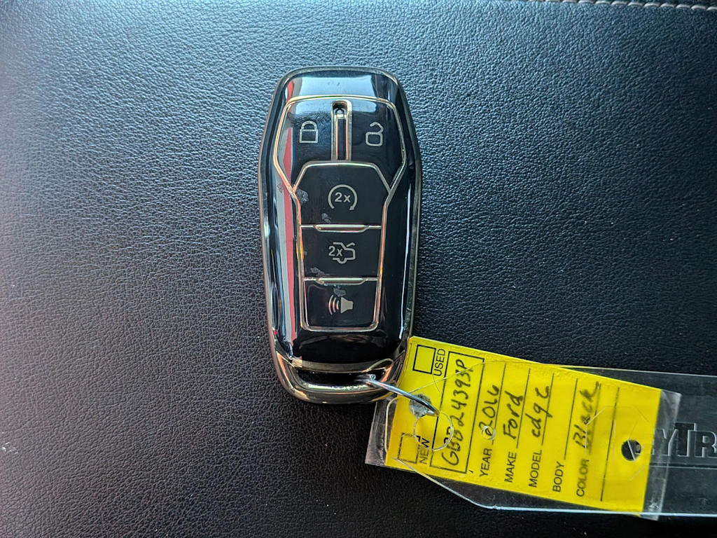 Thumbnail: 2016 Ford Edge - 17