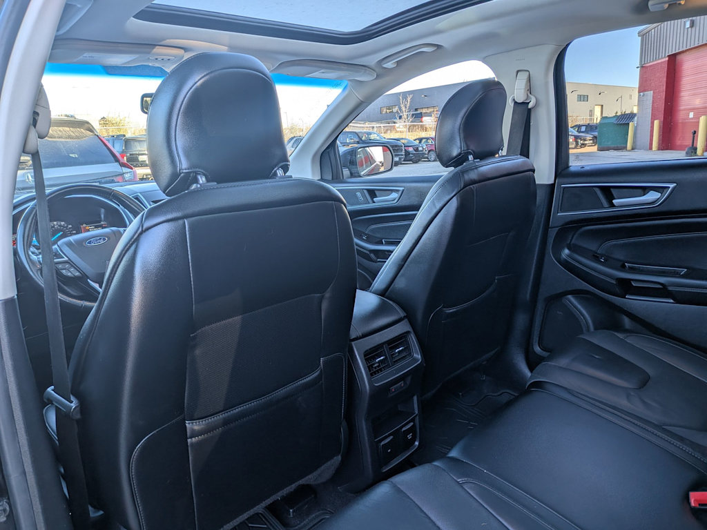 Thumbnail: 2016 Ford Edge - 11