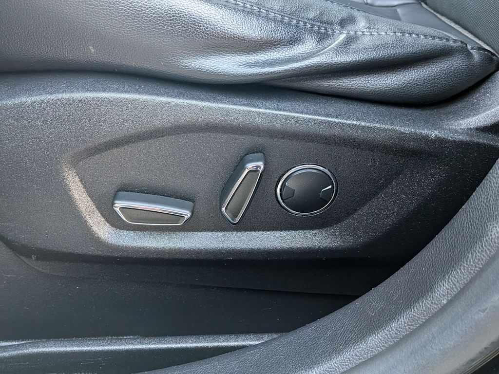 Thumbnail: 2016 Ford Edge - 25