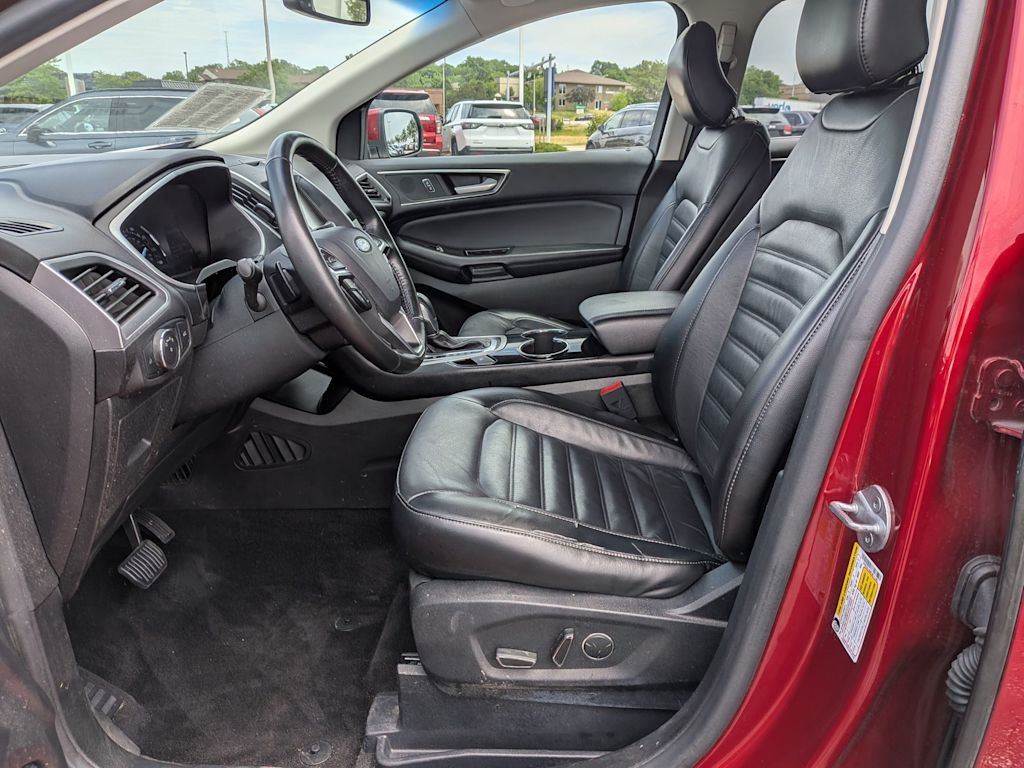 Thumbnail: 2015 Ford Edge - 9