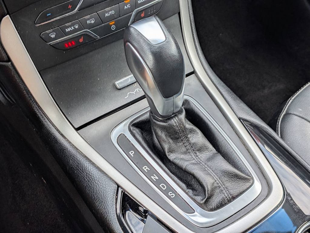 Thumbnail: 2015 Ford Edge - 32
