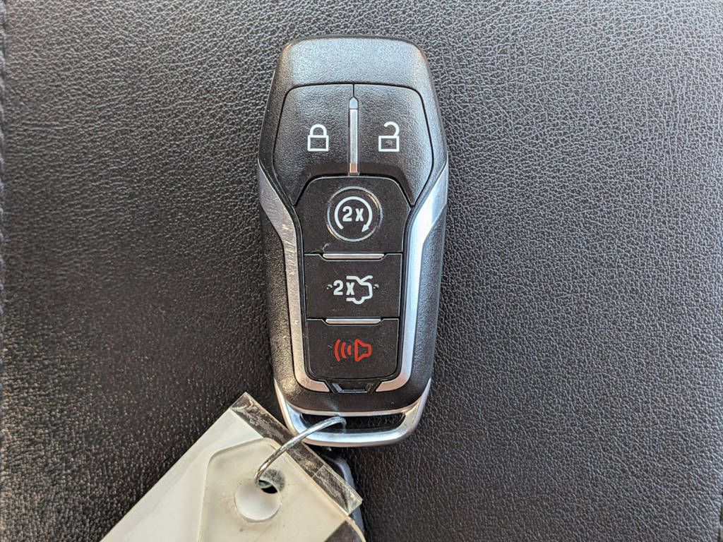 Thumbnail: 2015 Ford Edge - 17