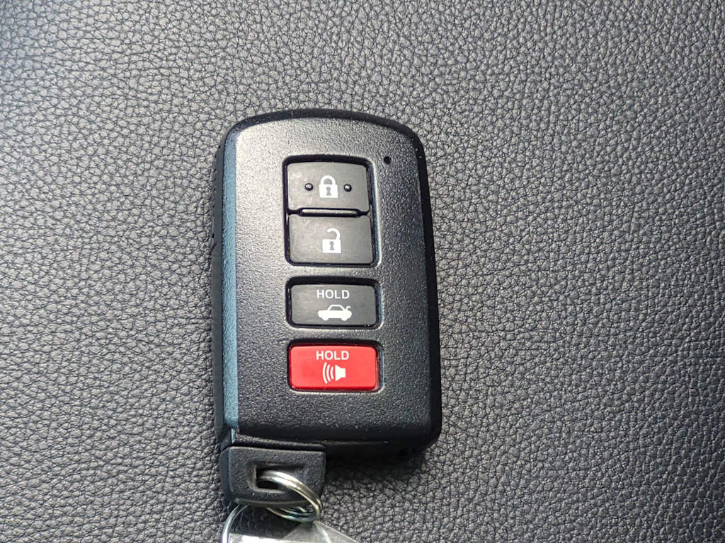 Thumbnail: 2016 Toyota Corolla - 19