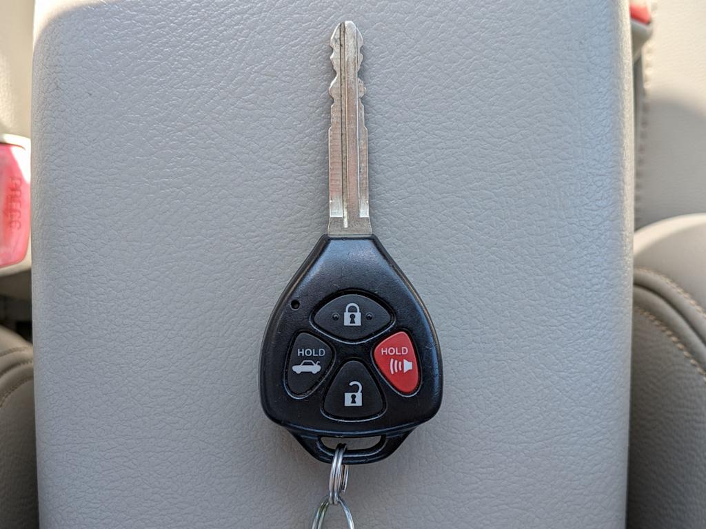 Thumbnail: 2013 Toyota Corolla - 18