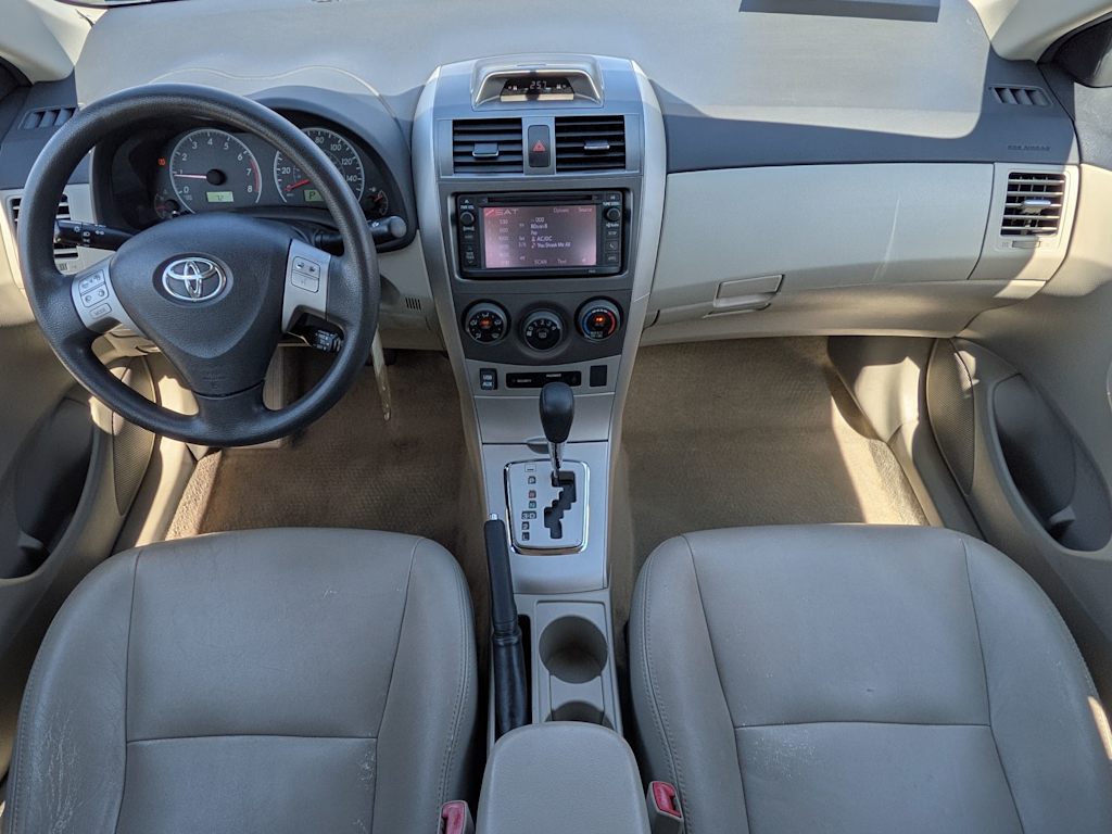 Thumbnail: 2013 Toyota Corolla - 9