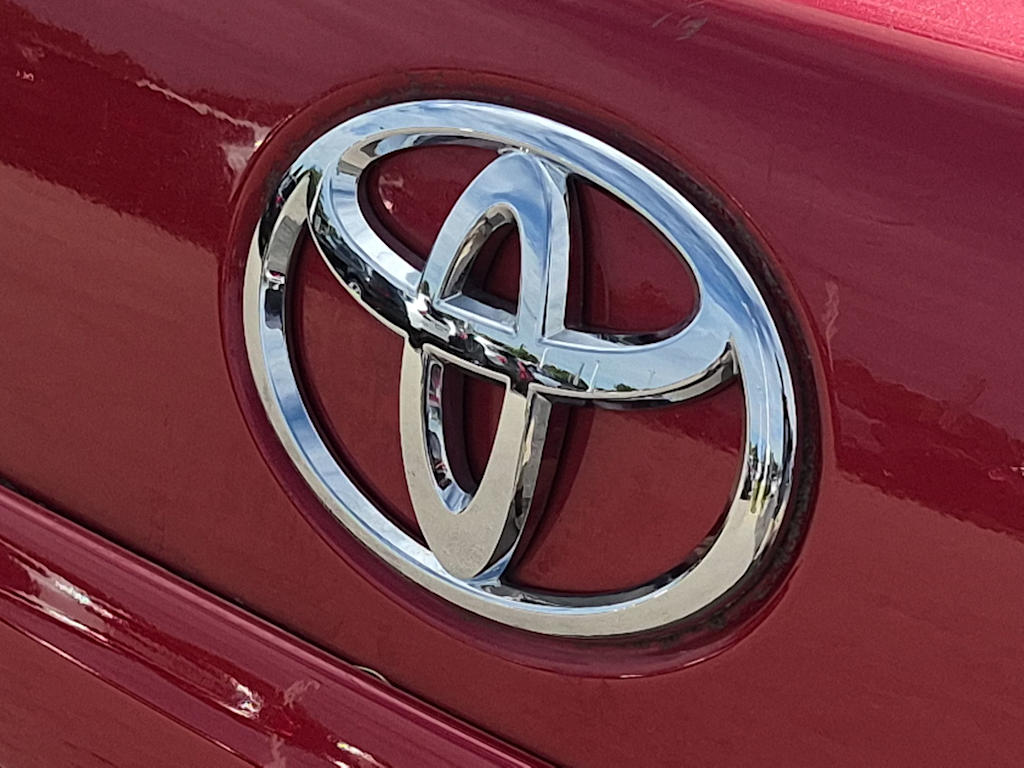 Thumbnail: 2010 Toyota Corolla - 25