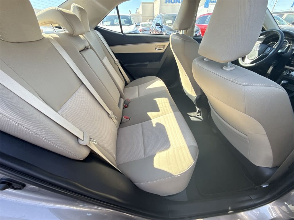 2015 Toyota Corolla LE 17