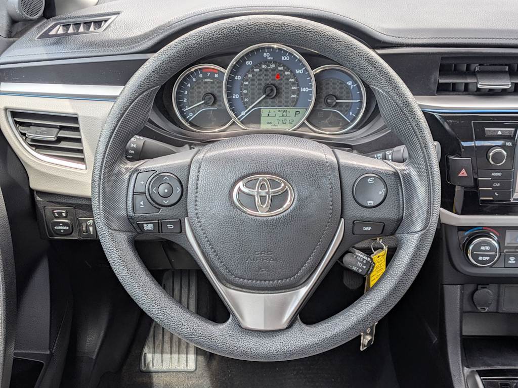 Thumbnail: 2015 Toyota Corolla - 13