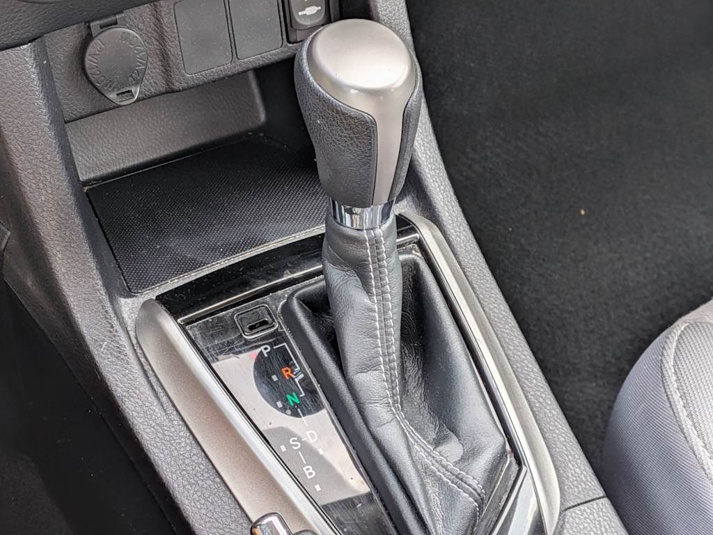 Thumbnail: 2015 Toyota Corolla - 15
