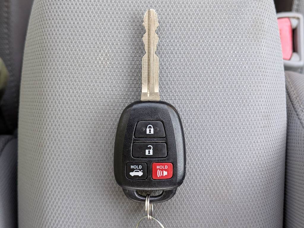 Thumbnail: 2014 Toyota Corolla - 19