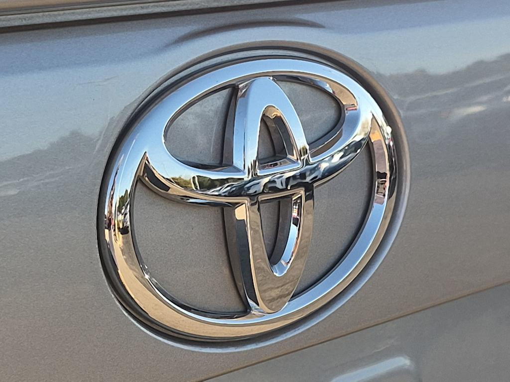 Thumbnail: 2025 Toyota RAV4 - 6