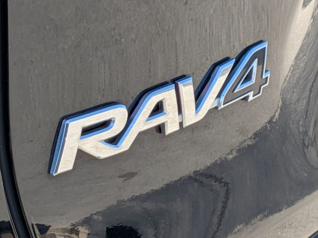 Thumbnail: 2021 Toyota RAV4 - 6