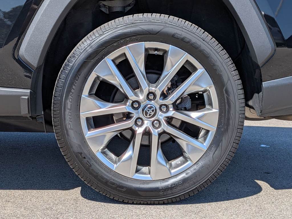 Thumbnail: 2021 Toyota RAV4 - 7