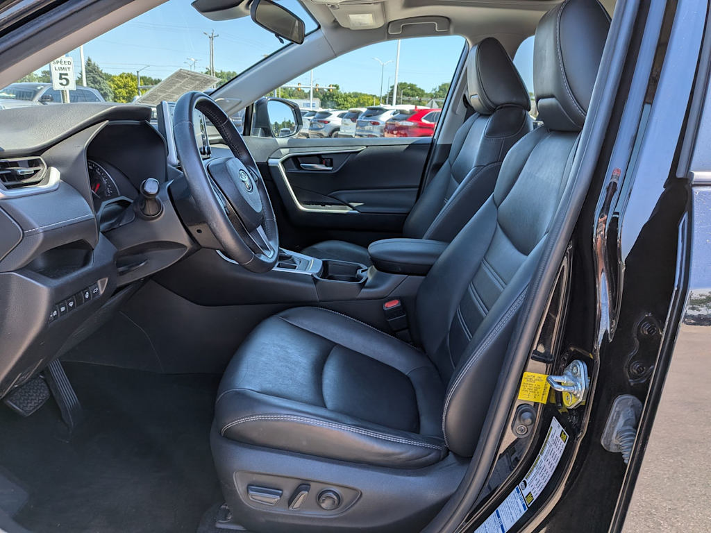 Thumbnail: 2021 Toyota RAV4 - 9