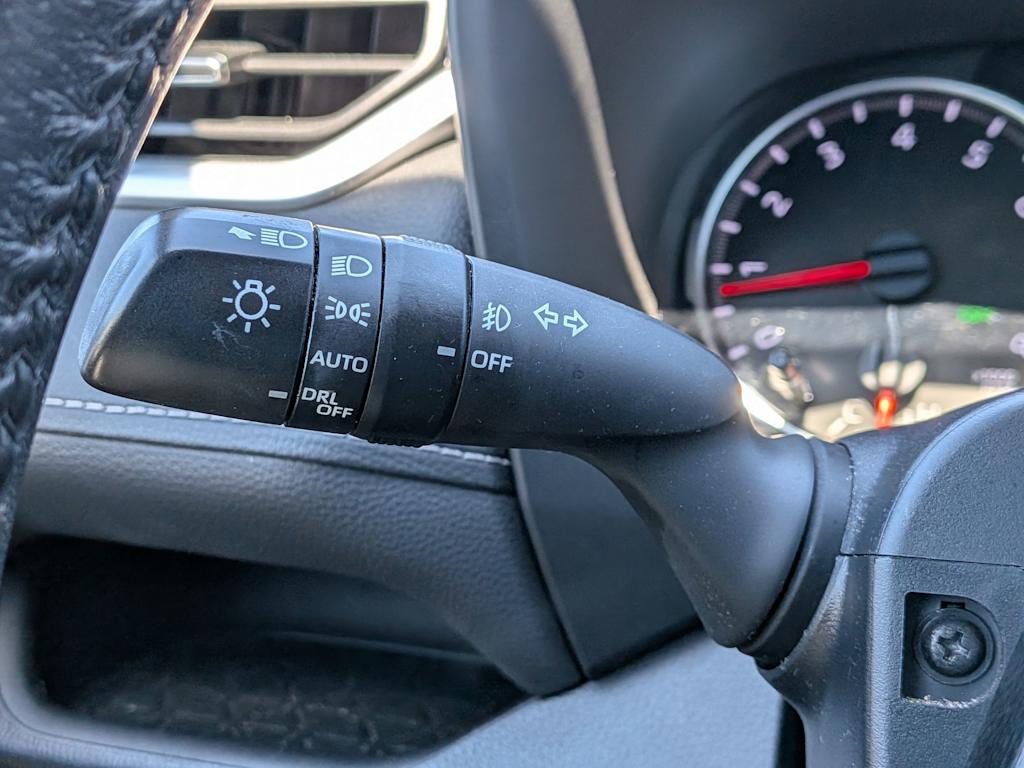 Thumbnail: 2021 Toyota RAV4 - 32