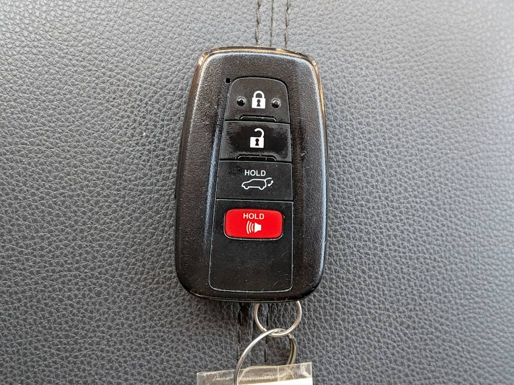 Thumbnail: 2021 Toyota RAV4 - 16