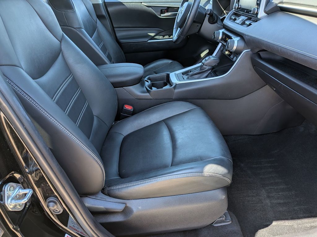 Thumbnail: 2021 Toyota RAV4 - 10