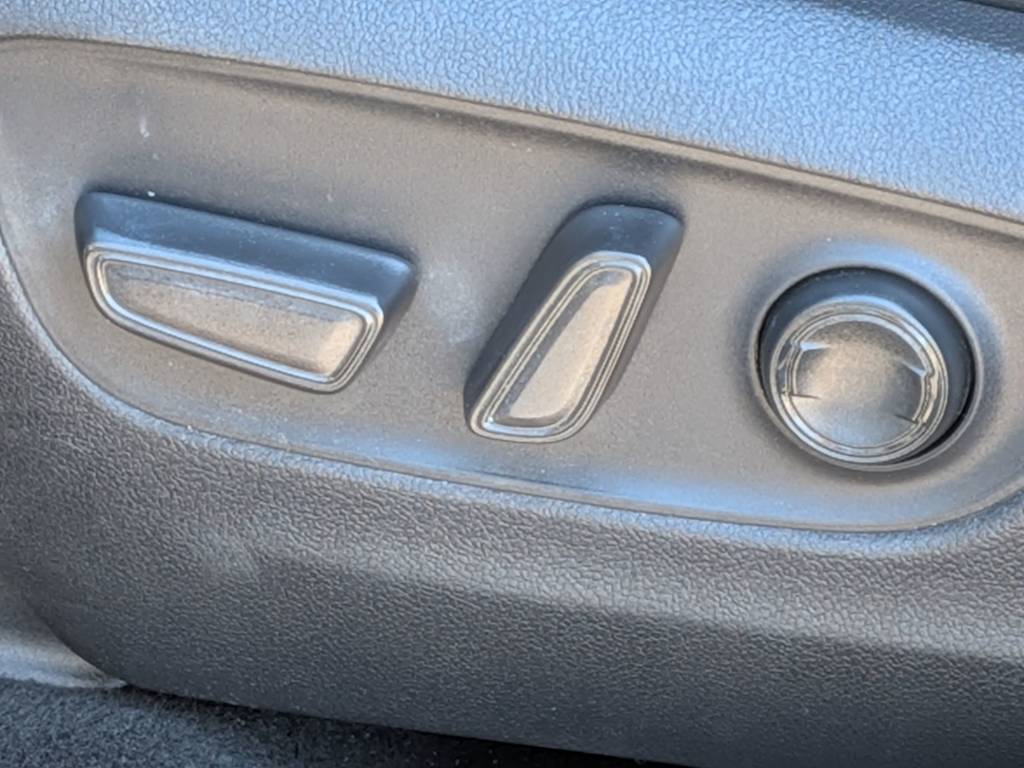 Thumbnail: 2021 Toyota RAV4 - 25