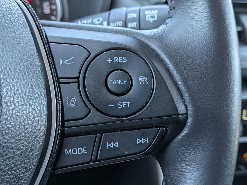 Thumbnail: 2021 Toyota RAV4 - 30