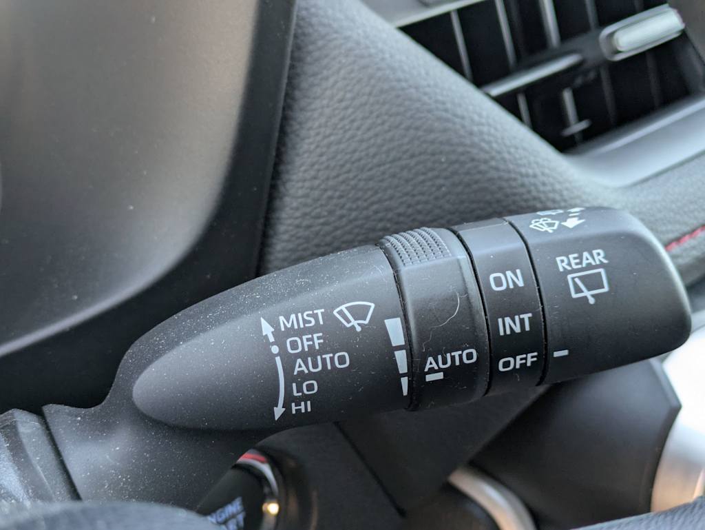 Thumbnail: 2020 Toyota RAV4 - 32