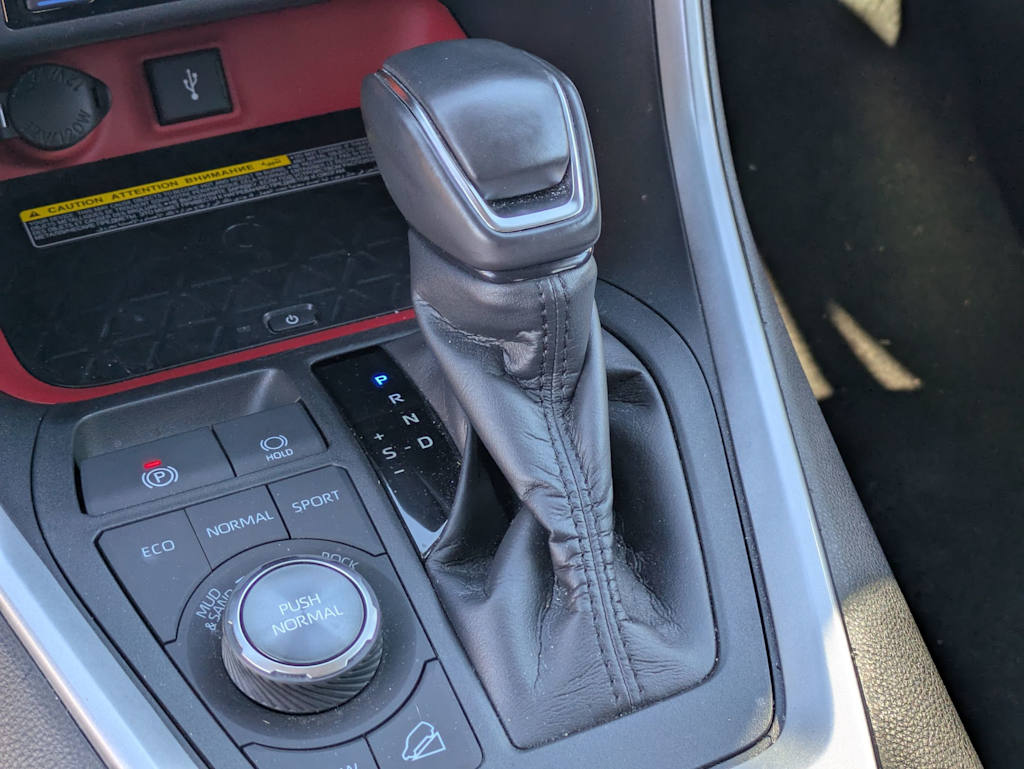 Thumbnail: 2020 Toyota RAV4 - 37