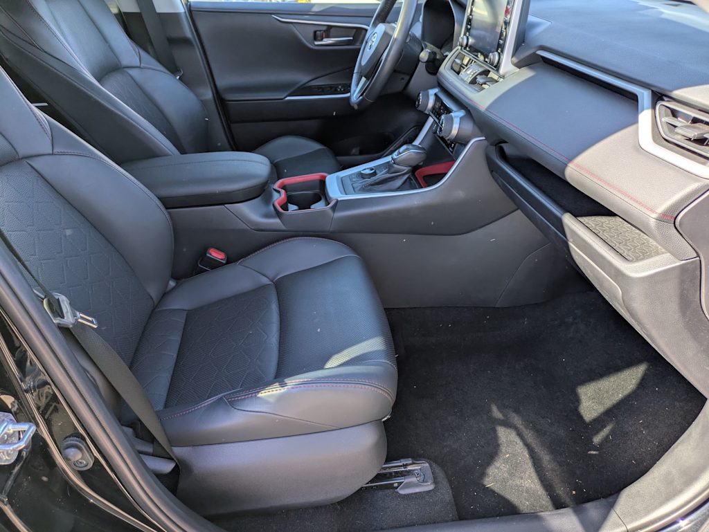 Thumbnail: 2020 Toyota RAV4 - 10