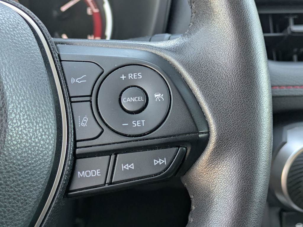 Thumbnail: 2020 Toyota RAV4 - 31