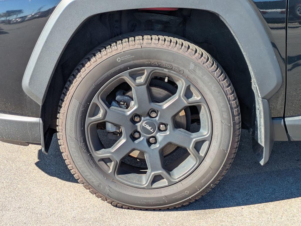 Thumbnail: 2020 Toyota RAV4 - 7