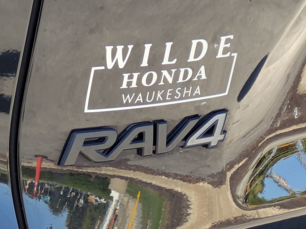 Thumbnail: 2020 Toyota RAV4 - 24