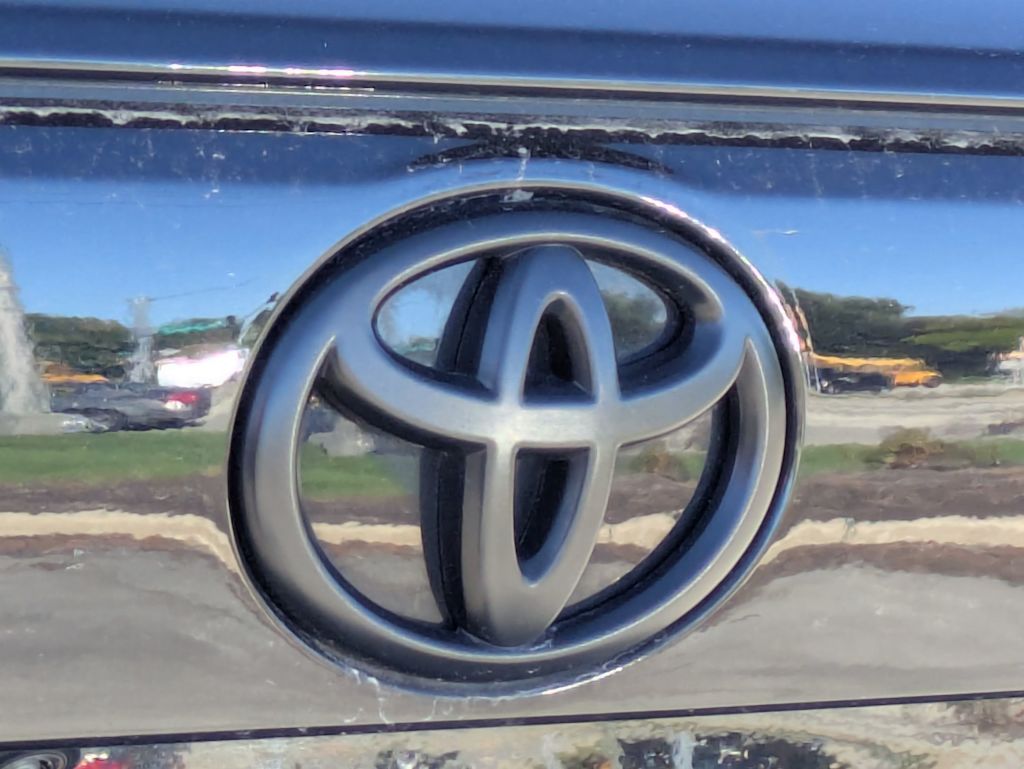 Thumbnail: 2020 Toyota RAV4 - 6