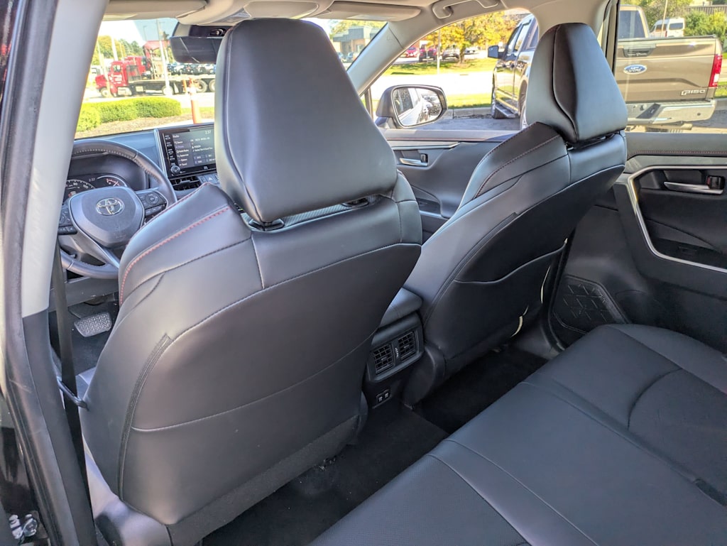 Thumbnail: 2020 Toyota RAV4 - 11