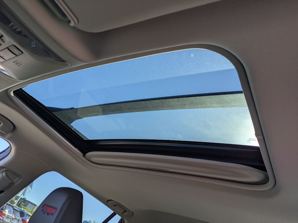 Thumbnail: 2020 Toyota RAV4 - 26