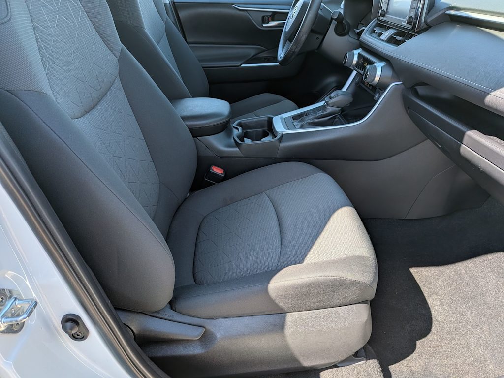Thumbnail: 2020 Toyota RAV4 - 27