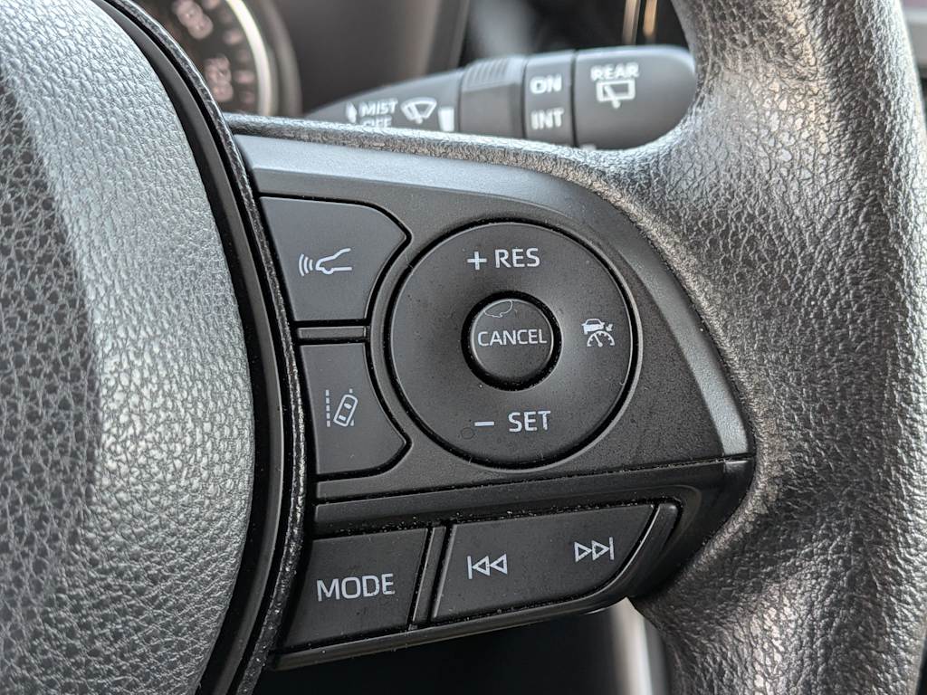 Thumbnail: 2020 Toyota RAV4 - 29
