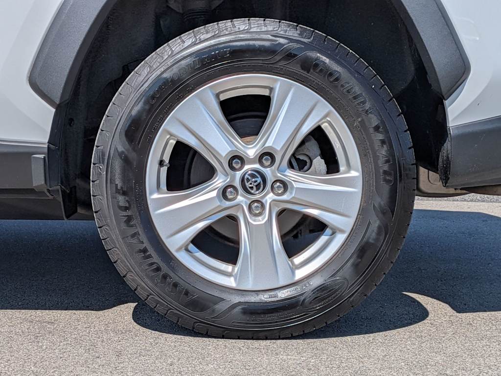 Thumbnail: 2020 Toyota RAV4 - 7