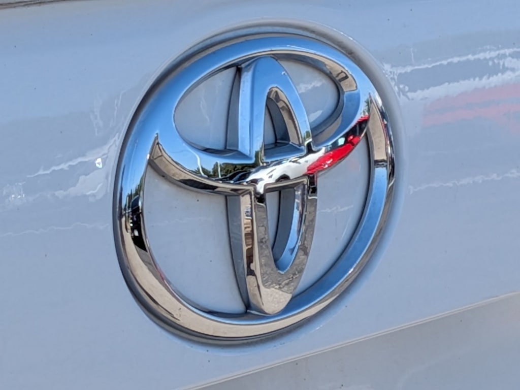 Thumbnail: 2020 Toyota RAV4 - 24