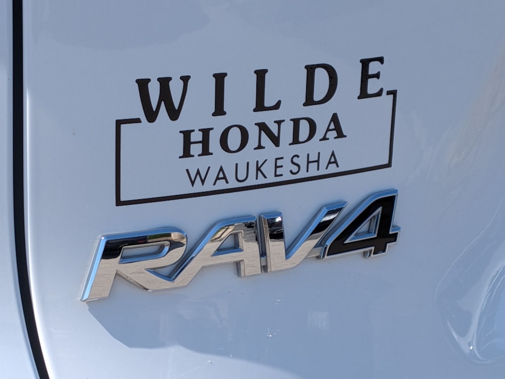 Thumbnail: 2020 Toyota RAV4 - 6