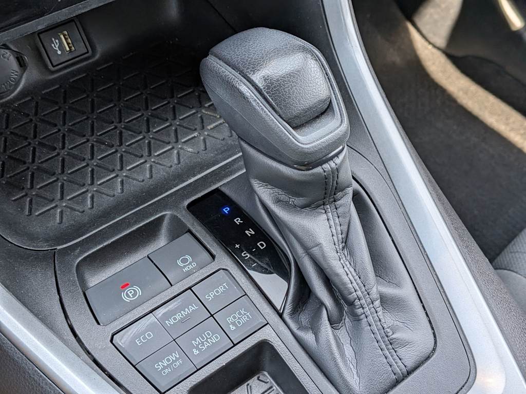 Thumbnail: 2023 Toyota RAV4 - 14
