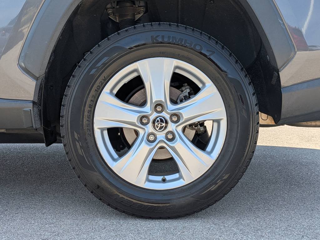 Thumbnail: 2020 Toyota RAV4 - 7