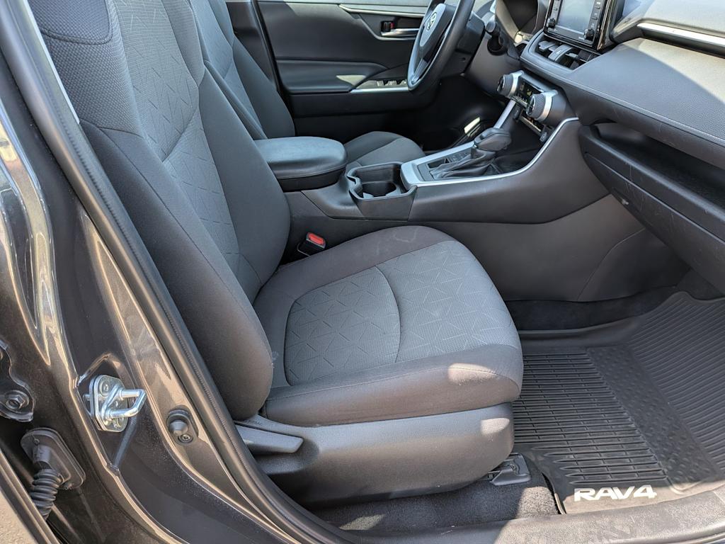 Thumbnail: 2020 Toyota RAV4 - 10