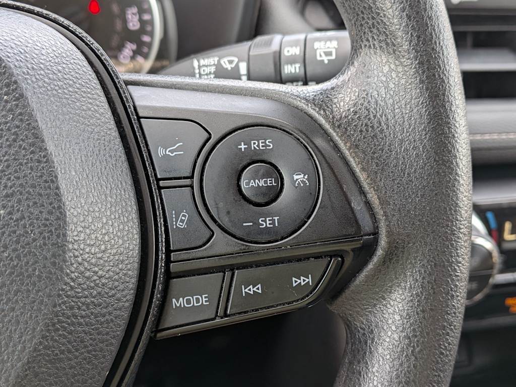 Thumbnail: 2020 Toyota RAV4 - 29