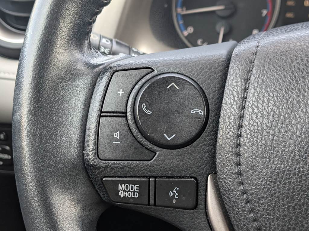Thumbnail: 2017 Toyota RAV4 - 29