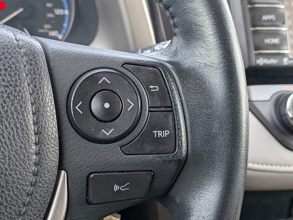Thumbnail: 2017 Toyota RAV4 - 30
