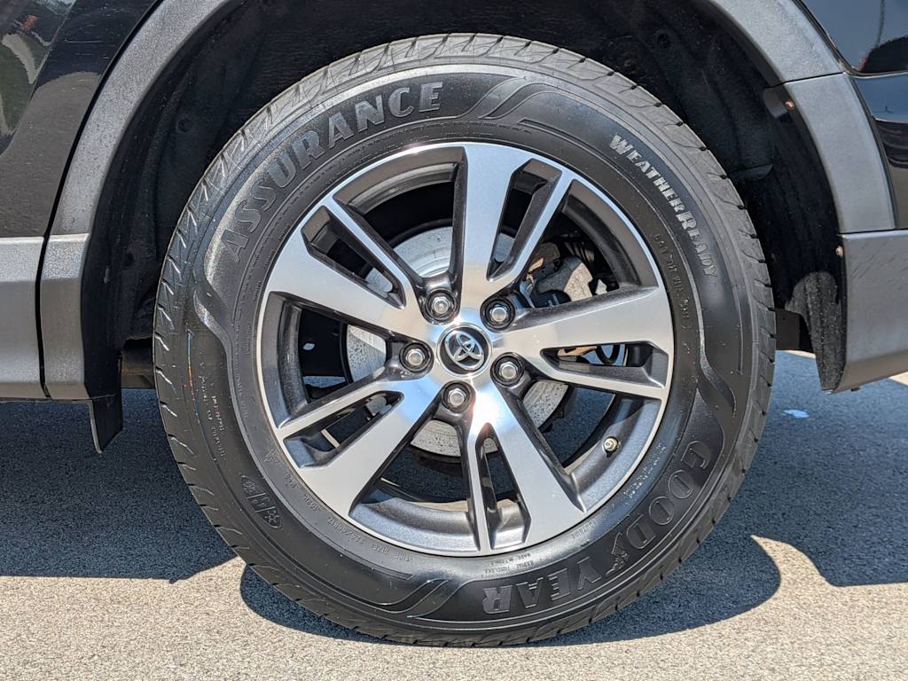 Thumbnail: 2017 Toyota RAV4 - 7