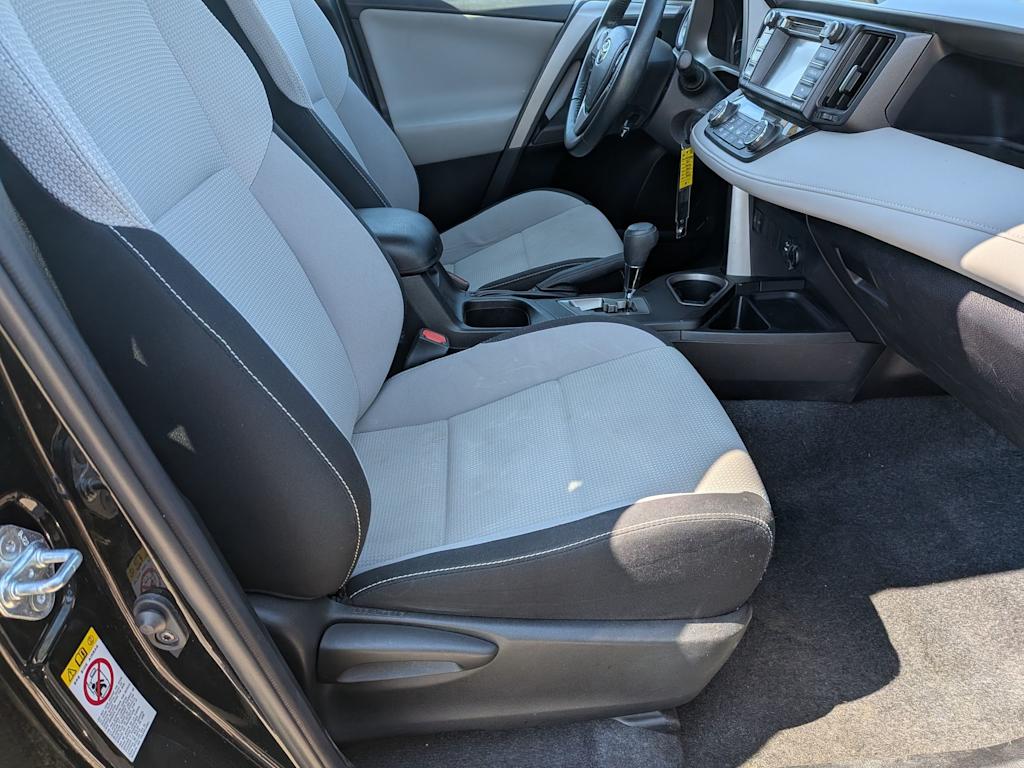Thumbnail: 2017 Toyota RAV4 - 28