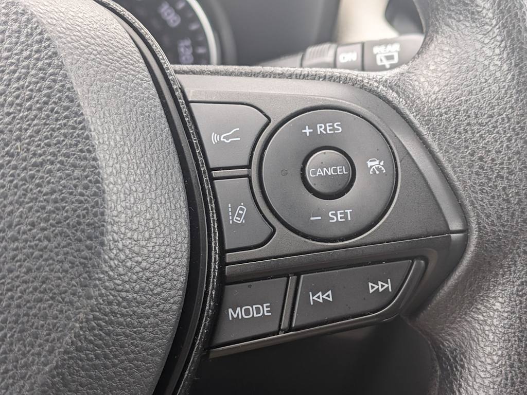 Thumbnail: 2021 Toyota RAV4 - 30