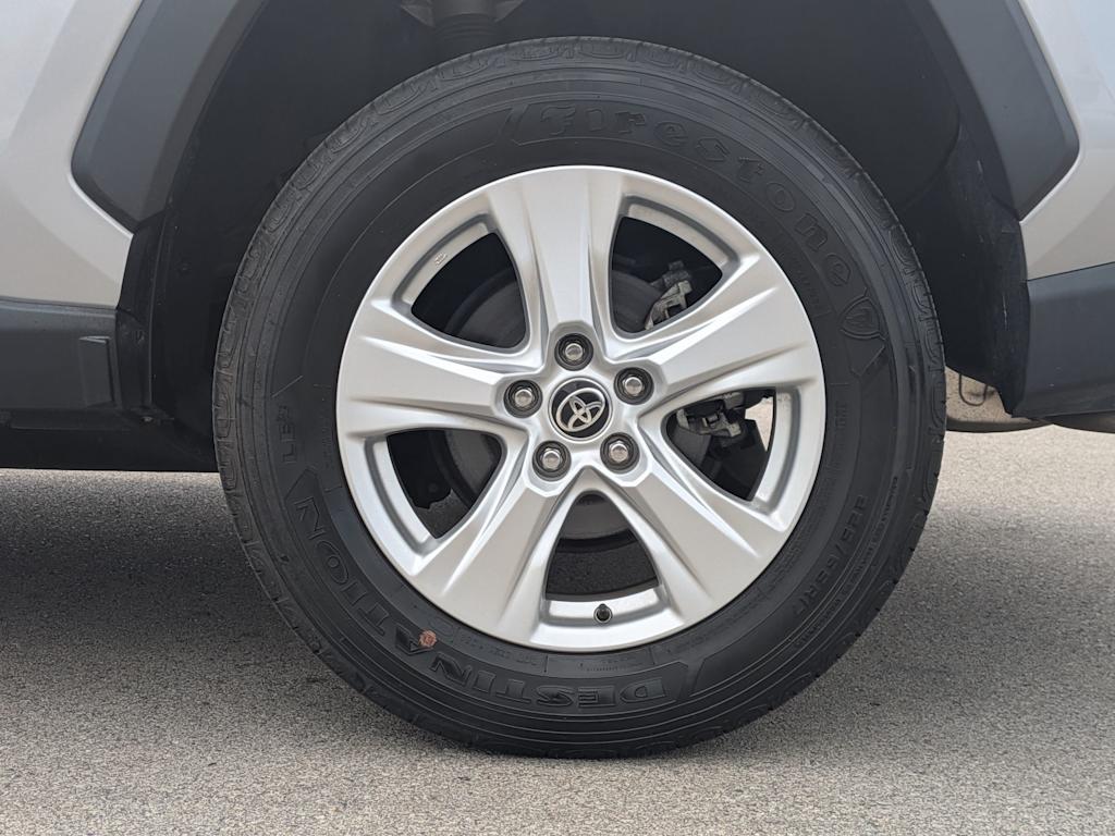 Thumbnail: 2021 Toyota RAV4 - 7
