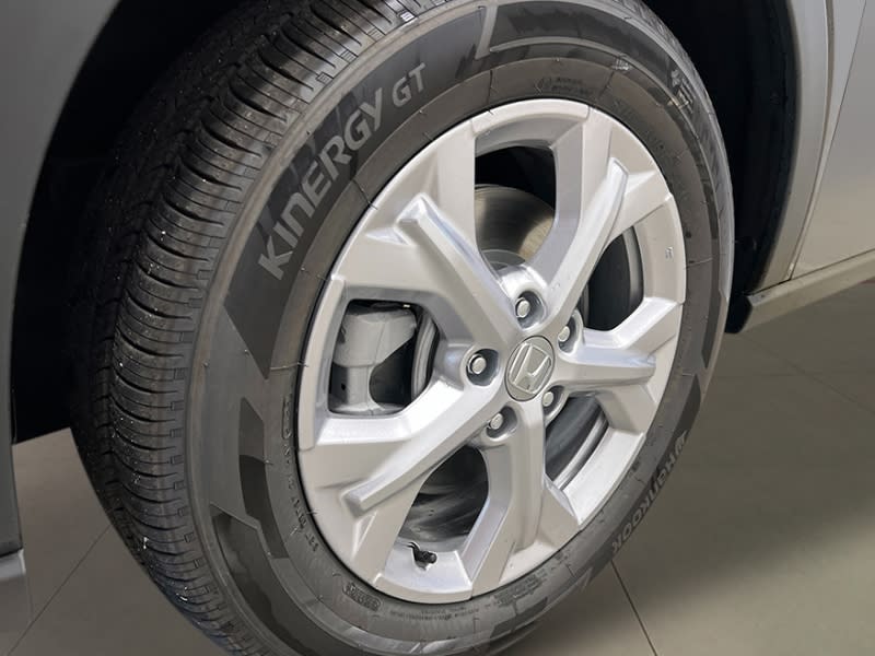2025 Honda HR-V LX 8